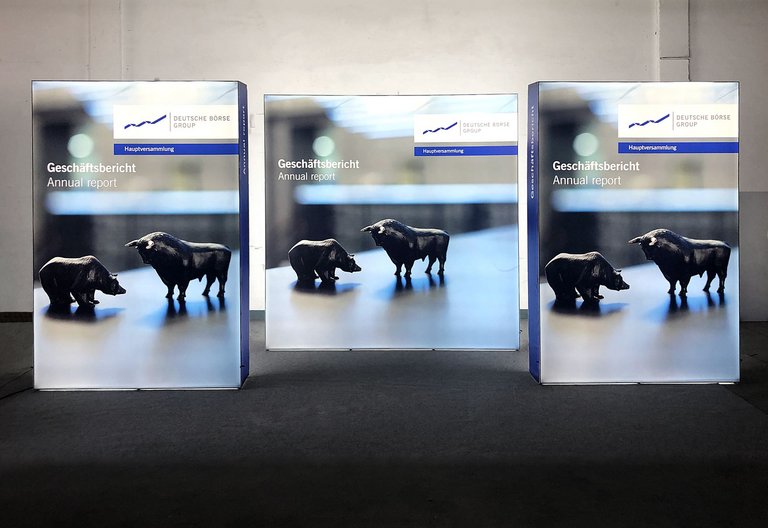 Leuchtwand - GRID Lightbox - Deutsche Börse