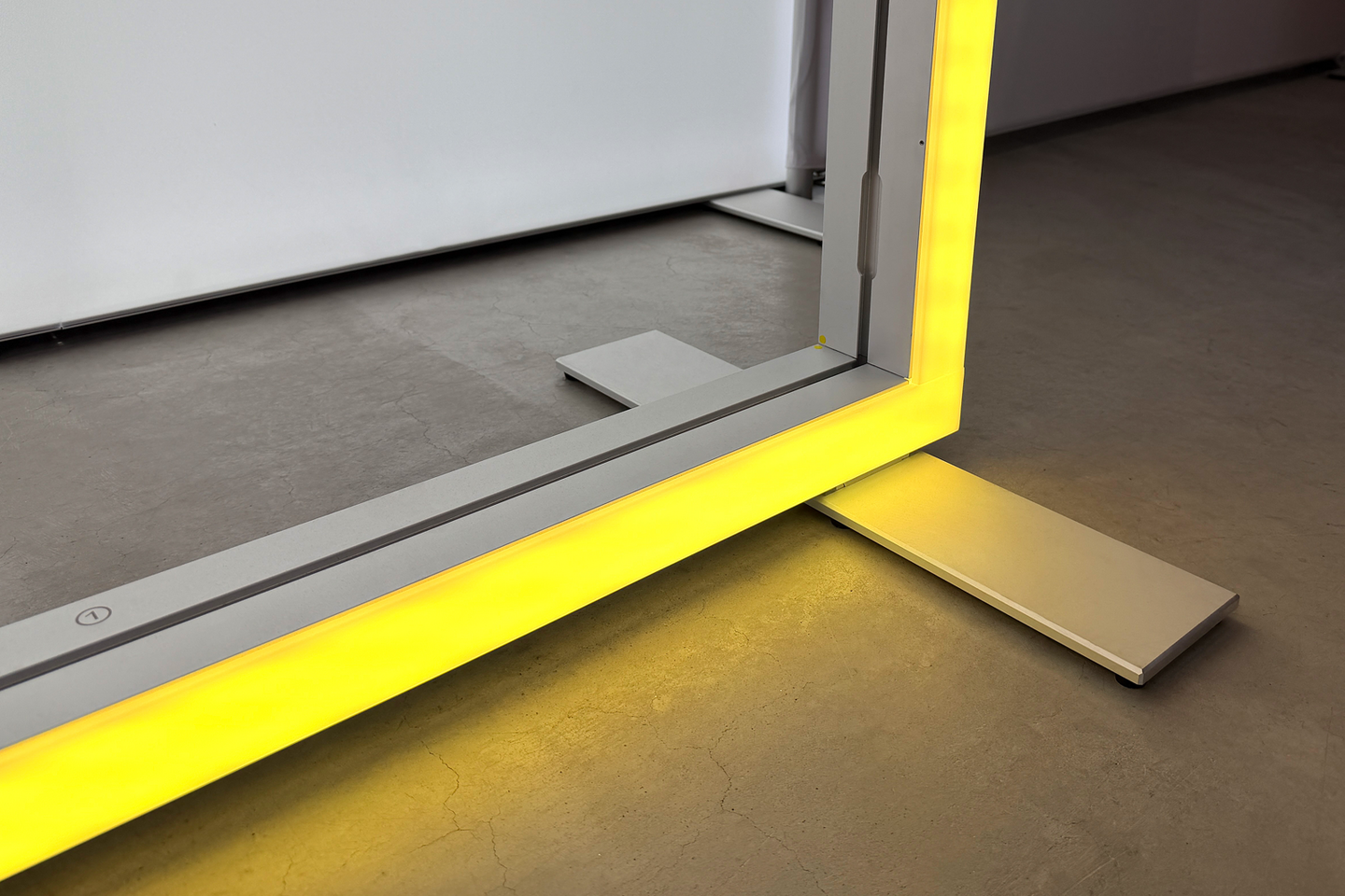 ALU STAR RGB Frame - Leuchtkontur im Detail